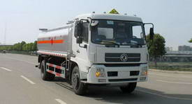 東風(fēng)天錦加油車(chē)圖片
